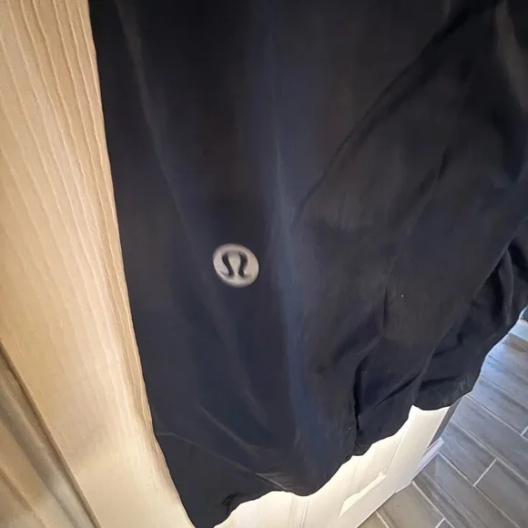 Lululemon women’s navy track/jogger pant with White Accents - Picture 4 of 4